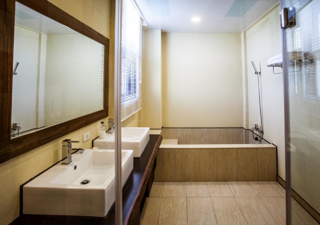 Oasis Hotel Magong Exterior photo